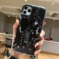 Skal med fingerhållare, svart marmor för iPhone 12 mini