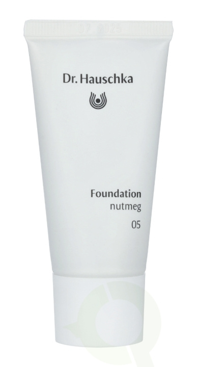 Dr. Hauschka Foundation 30 ml #05 Nutmeg i gruppen SKÖNHET & HÄLSA / Makeup / Basmakeup / Foundation hos TP E-commerce Nordic AB (C41396)