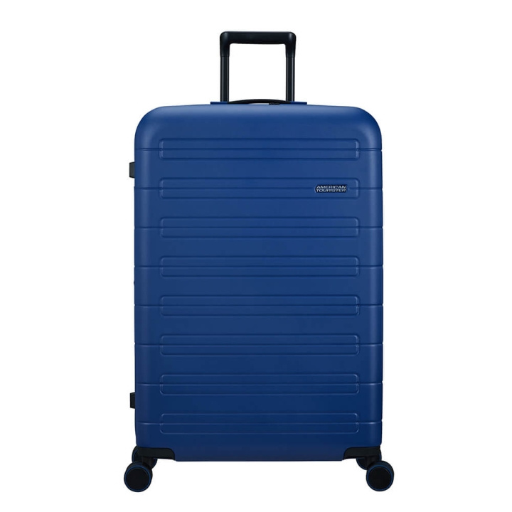 American Tourister Novastream Spinner 77/28 Marinblå i gruppen SPORT, FRITID & HOBBY / Resetillbehör / Resväskor hos TP E-commerce Nordic AB (C71160)