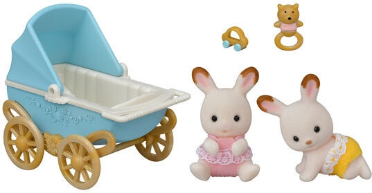 Sylvanian Families Set med chokladkanintvillingar (Barnvagnar) i gruppen LEKSAKER, BARN- & BABYPRODUKTER / Leksaker / Dockor & Tillbehör hos TP E-commerce Nordic AB (C75225)