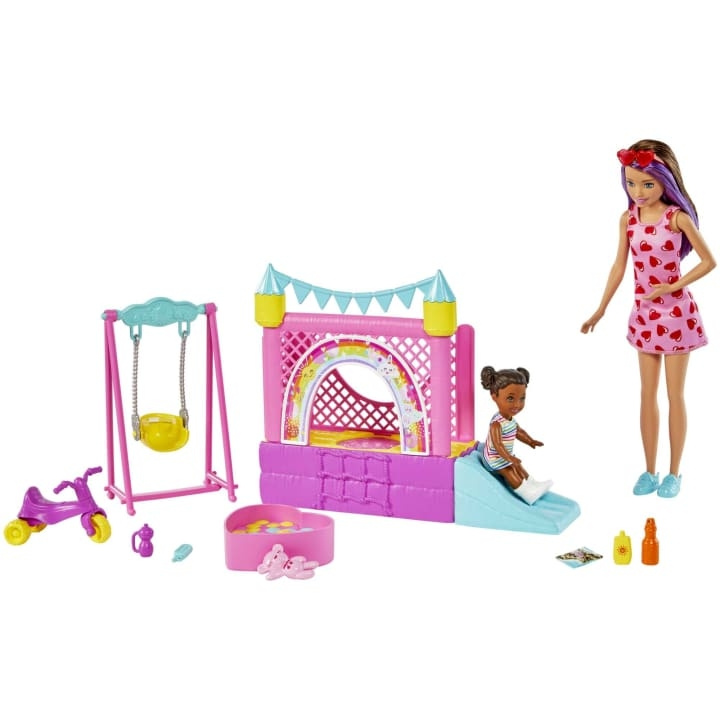 Barbie Skipper-lekset - Babysitters hoppborg (HHB67) i gruppen LEKSAKER, BARN- & BABYPRODUKTER / Leksaker / Dockor & Tillbehör hos TP E-commerce Nordic AB (C80684)