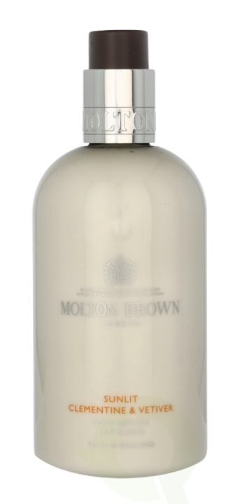 Molton Brown M.Brown Sunlit Clementine & Vetiver Body Lotion 300 ml i gruppen SKÖNHET & HÄLSA / Hudvård / Kroppsvård / Body lotion hos TP E-commerce Nordic AB (C82895)