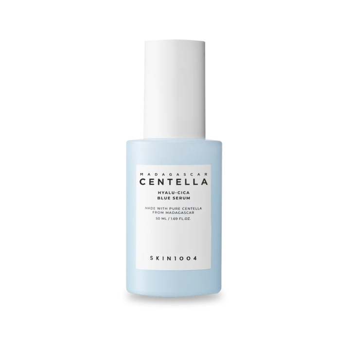 SKIN1004 Madagaskar Centella Hyalu-Cica Blue Serum - Blå 50 ml i gruppen SKÖNHET & HÄLSA / Hudvård / Ansiktsvård / Serum Hud hos TP E-commerce Nordic AB (D00481)