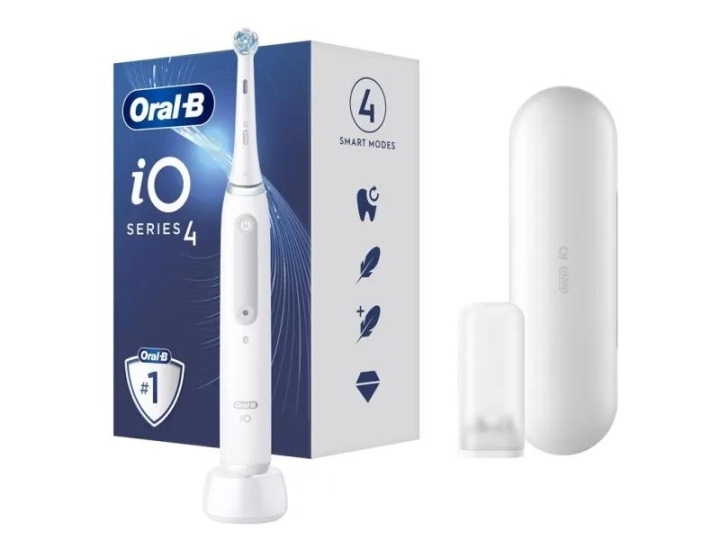 Braun Oral-B iO SERIES 4 elektrisk tandborste och fodral Vit i gruppen SKÖNHET & HÄLSA / Munvård / Eltandborstar hos TP E-commerce Nordic AB (D10562)